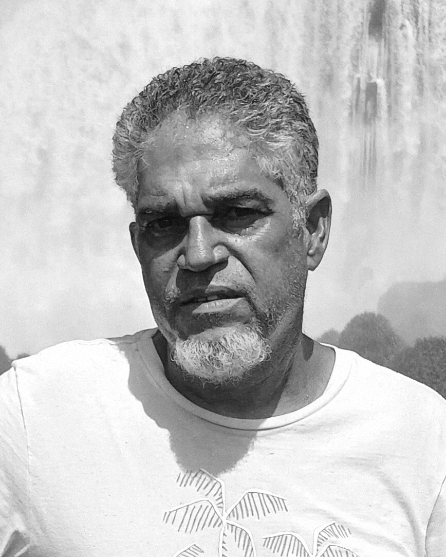 Marceneiro em sua oficina